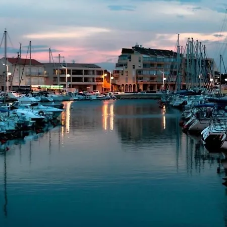 **magnifique Nouveau Bungalow** Village Siblu - - Piscine - Sauna... Camping
