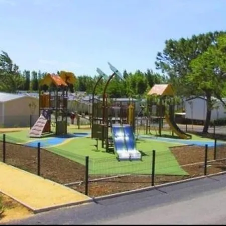 **magnifique Nouveau Bungalow** Village Siblu - - Piscine - Sauna... Campsite Valras-Plage