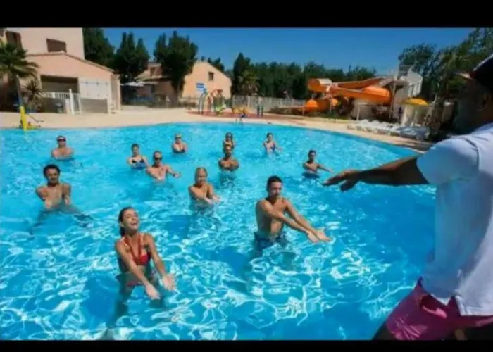 **magnifique Nouveau Bungalow** Village Siblu - - Piscine - Sauna... 캠프장
